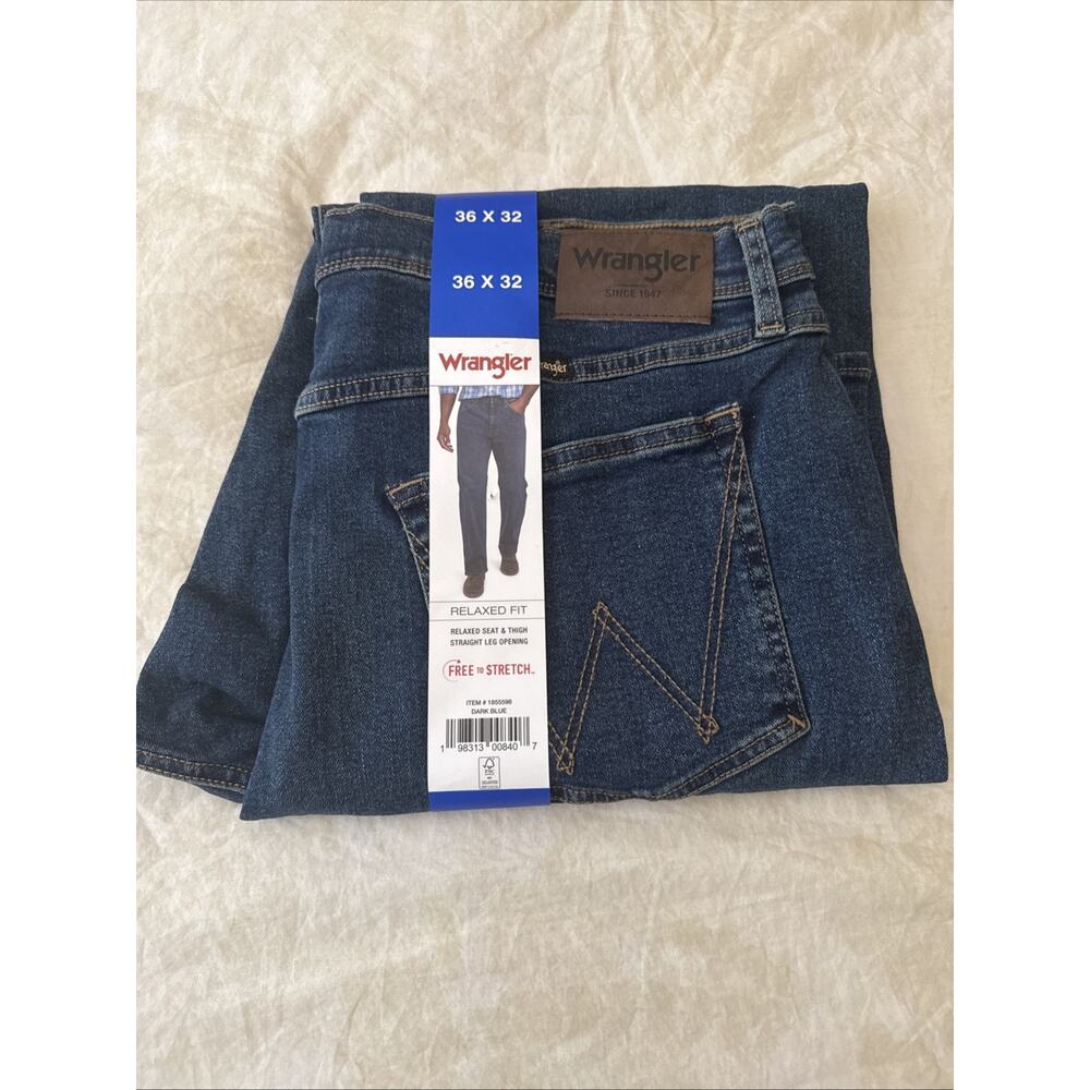 WRANGLER Relaxed Fit Free to Stretch Dark Blue Mens Jeans NWT Size 36 W 32 L